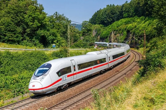 Công ty Vinspeed đăng ký đầu tư dự án đường sắt cao tốc Bắc - Nam