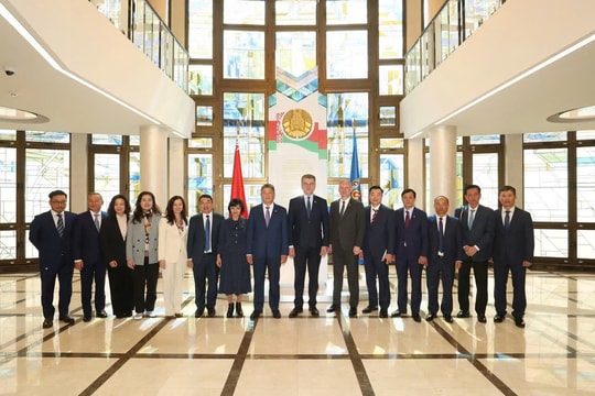 Đoàn công tác thành phố Hà Nội thăm, làm việc tại Belarus