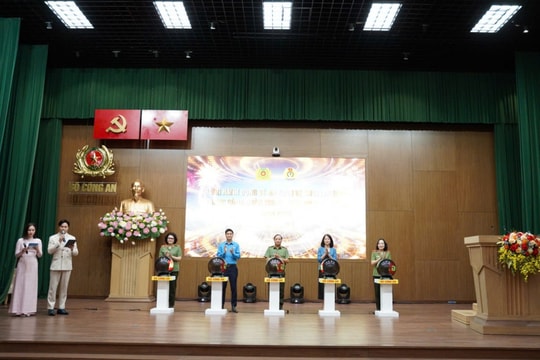 Trao mái ấm cho đoàn viên Công đoàn Công an Nhân dân