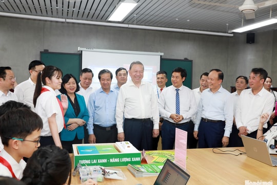 Tổng Bí thư Tô Lâm trao tặng phòng thực hành STEM cho học sinh Hà Nội