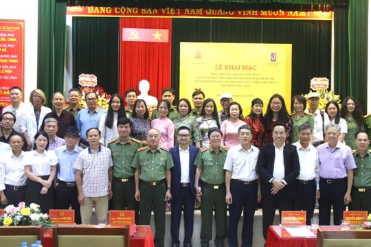 35 nhà văn tham gia trại viết về đề tài “Vì an ninh Tổ quốc và bình yên cuộc sống”