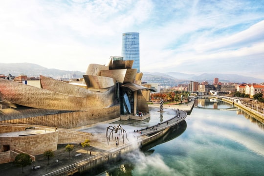 Bilbao: Từ “thành phố khói bụi” đến biểu tượng đô thị xanh