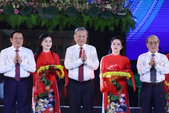Tổng Bí thư Tô Lâm dự khai mạc Lễ hội Làng Sen năm 2025