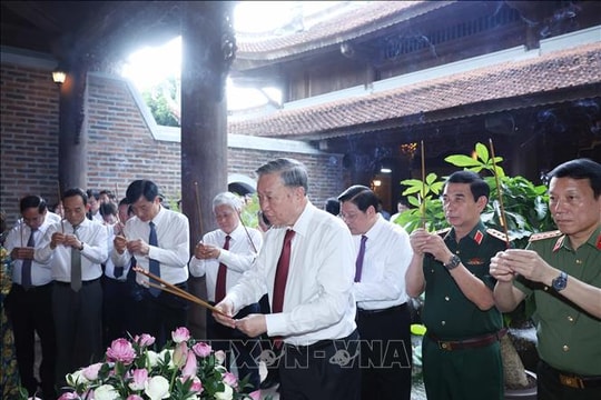 Tổng Bí thư Tô Lâm dâng hương tưởng nhớ Chủ tịch Hồ Chí Minh tại Nghệ An
