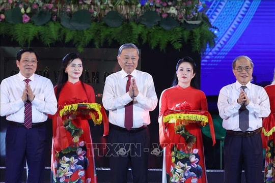 Tổng Bí thư Tô Lâm dự Khai mạc Lễ hội Làng Sen toàn quốc 2025
