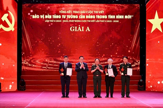 Vinh danh các tác giả xuất sắc cuộc thi viết “Bảo vệ nền tảng tư tưởng của Đảng trong tình hình mới”