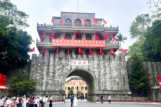 Biểu tượng của tình hữu nghị Việt - Trung