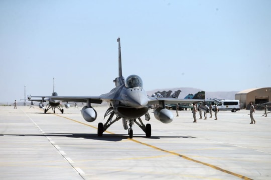 Na Uy hoàn tất giao tiêm kích F-16 cho Ukraine trong năm nay