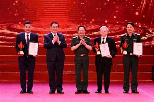 Vinh danh các tác giả xuất sắc cuộc thi viết “Bảo vệ nền tảng tư tưởng của Đảng trong tình hình mới”