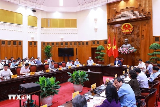 Thủ tướng: Xây dựng các nghị định phân cấp, phân quyền mạnh cho chính quyền địa phương