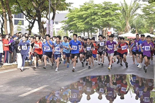 Gần 1.000 VĐV tham gia chung kết Giải chạy Báo Hànộimới lần thứ 50 quận Nam Từ Liêm