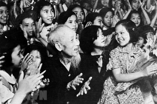 Tên Người là cả một niềm thơ