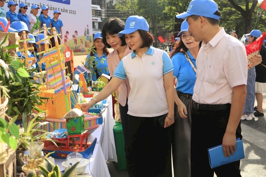 Phụ nữ Thủ đô đồng loạt ra quân chống ô nhiễm nhựa