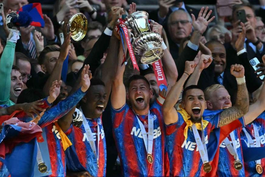 Crystal Palace tạo địa chấn, đánh bại Man City để lần đầu vô địch FA Cup