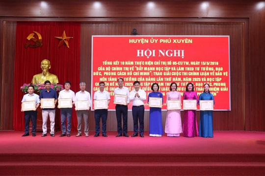 Phú Xuyên: 20 tập thể, cá nhân được khen thưởng về thực hiện Chỉ thị số 05
