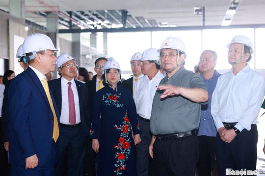 Thủ tướng Phạm Minh Chính và Bí thư Thành ủy Hà Nội thăm, kiểm tra dự án Trung tâm Hội chợ triển lãm quốc gia