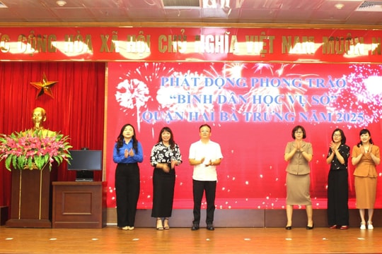 Quận Hai Bà Trưng triển khai 7 nhóm nhiệm vụ thực hiện phong trào “Bình dân học vụ số”