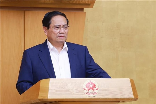Thủ tướng: Thay đổi tư duy từ quản lý sang kiến tạo, phục vụ