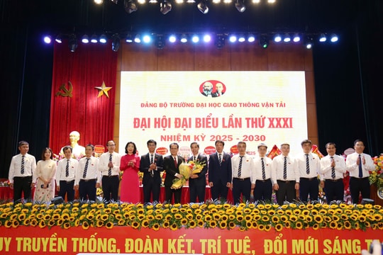 Đồng chí Nguyễn Thanh Chương là Bí thư Đảng ủy Trường ĐH Giao thông vận tải