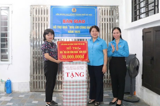 Đoàn viên huyện Chương Mỹ nhận hỗ trợ “Mái ấm Công đoàn”