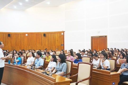 LĐLĐ quận Long Biên: Trao "bí quyết" giúp đoàn viên xây tổ ấm thời hội nhập