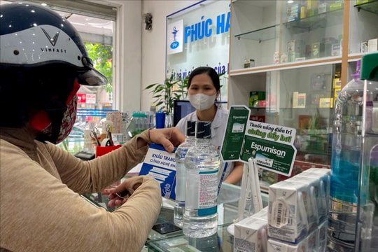 Thị trường khẩu trang, kit test Covid-19 “nóng” trở lại