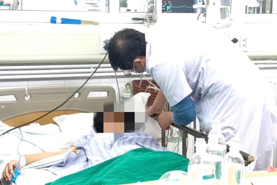 Nguy kịch vì tự uống paracetamol quá liều