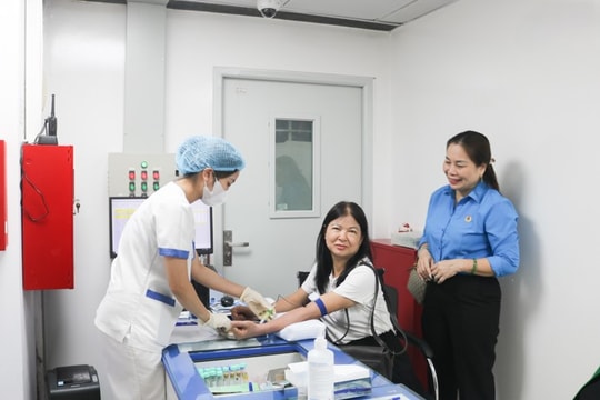 Quốc Oai: Khám sức khỏe cho 100 nữ công nhân, viên chức có hoàn cảnh khó khăn