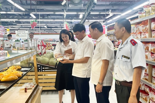 Quyết liệt chống hàng giả, thực phẩm “bẩn”: Rõ quyền lợi, rõ trách nhiệm