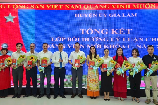Gia Lâm: 125 đảng viên mới được bồi dưỡng lý luận chính trị