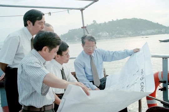Người cộng sản hết lòng phục vụ cách mạng