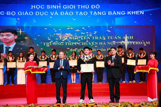 Học sinh Thủ đô hãy nỗ lực hơn nữa, làm rạng danh truyền thống hiếu học và cống hiến thật nhiều