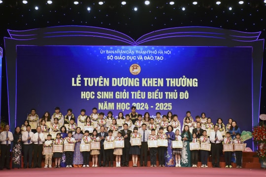 Tuyên dương học sinh giỏi tiêu biểu Thủ đô năm học 2024 - 2025