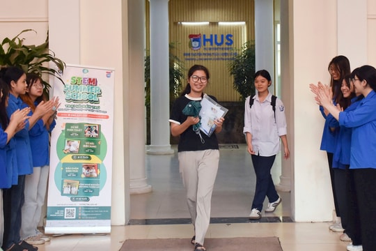 2.000 thí sinh giành suất vào lớp 10 Trường THPT chuyên Khoa học xã hội và nhân văn