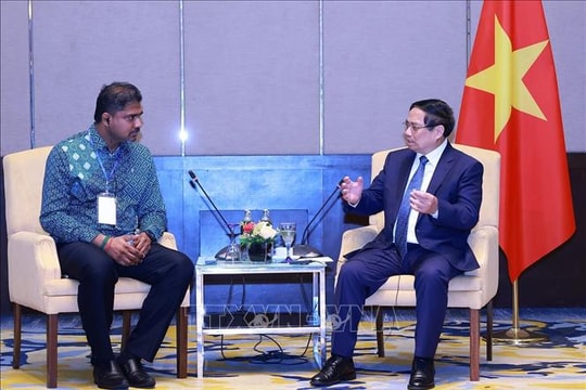 Thủ tướng Phạm Minh Chính làm việc với các doanh nghiệp hàng đầu Malaysia