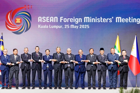 Không ngừng xây dựng Cộng đồng ASEAN đoàn kết, thống nhất