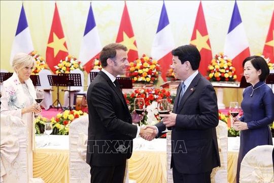 Chủ tịch nước Lương Cường chủ trì chiêu đãi cấp Nhà nước Tổng thống Pháp