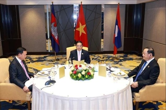 Hội nghị Cấp cao ASEAN: Thủ tướng ba nước Việt Nam - Campuchia - Lào cùng ăn sáng làm việc