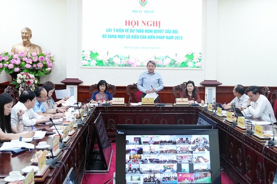 Góp ý sửa đổi, bổ sung một số điều của Hiến pháp năm 2013: Công việc rất thiêng liêng và hệ trọng