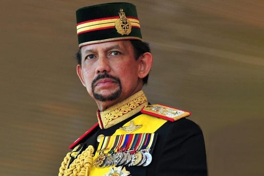Quốc vương Brunei Hassanal Bolkiah nhập viện vì "mệt mỏi"