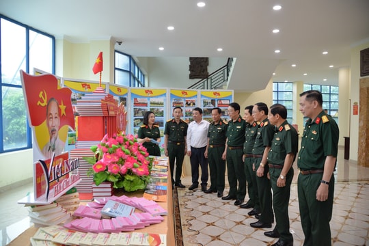 Bộ Tư lệnh Thủ đô Hà Nội khen thưởng 38 tập thể, cá nhân tiêu biểu học và làm theo Bác