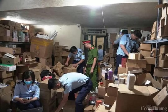 Hà Nội bắt giữ lượng lớn nước hoa nghi nhập lậu, giả mạo nhãn hiệu
