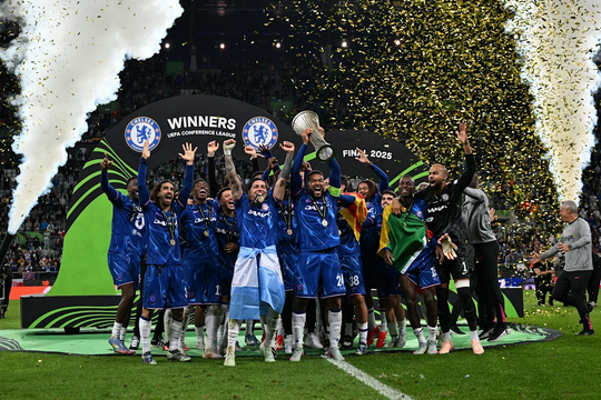 Đánh bại Real Betis với tỷ số 4-1, Chelsea vô địch UEFA Conference League 2024/25