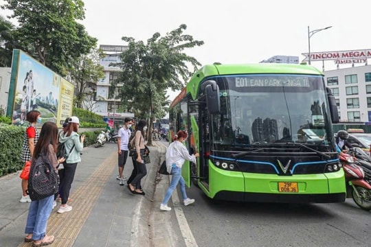 Chấp thuận thí điểm tuyến buýt điện số 43 Kim Mã - thị trấn Đông Anh