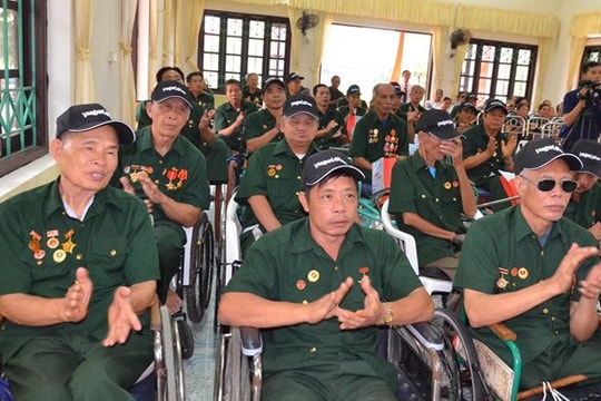 Trình Chủ tịch nước tặng quà cho hơn 1.576.000 người dịp 27-7