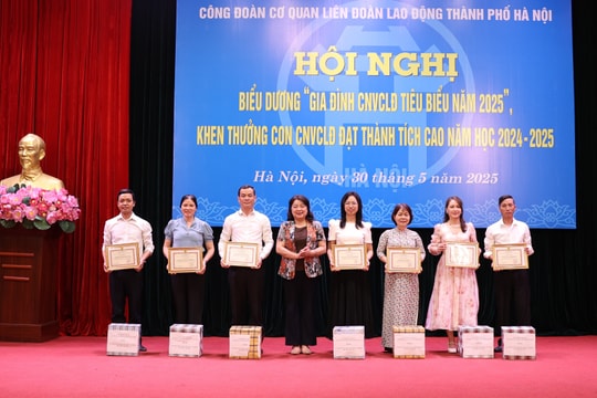 Công đoàn Cơ quan LĐLĐ thành phố Hà Nội biểu dương “Gia đình CNVCLĐ tiêu biểu” năm 2025