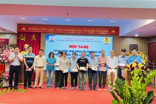 Trao 170 suất quà động viên người lao động UDIC trong Tháng Công nhân năm 2025