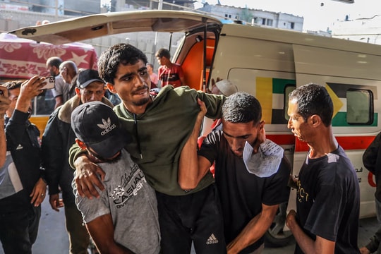 Ít nhất 22 người thiệt mạng trong vụ nổ súng tại điểm cứu trợ gần Rafah (Gaza)