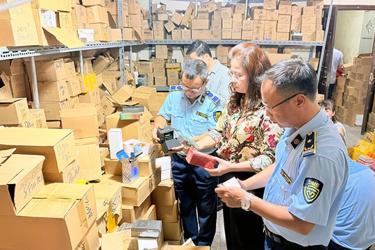 Hà Nội mạnh tay chống buôn lậu, dẹp hàng giả