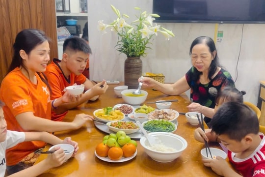 Tác phẩm “Mâm cơm thống nhất” đoạt giải Nhất tuần 4 Cuộc thi "Cùng nhau vào bếp - gắn kết yêu thương"